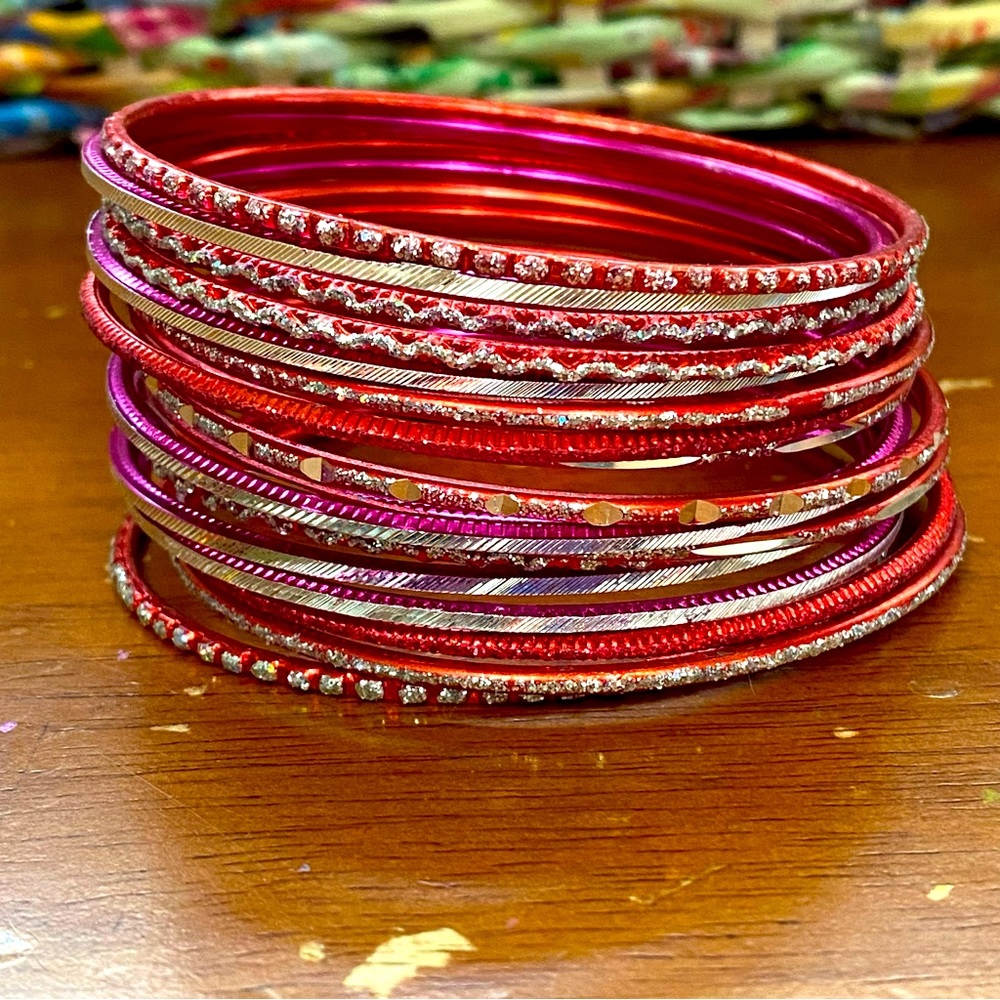***FREE GIFT*** Pink and Red Glitter Bangles Set add 2 bundle of 3 or more items